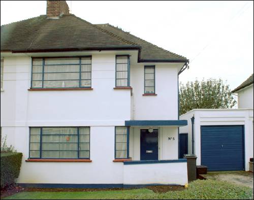 05 Howard Walk